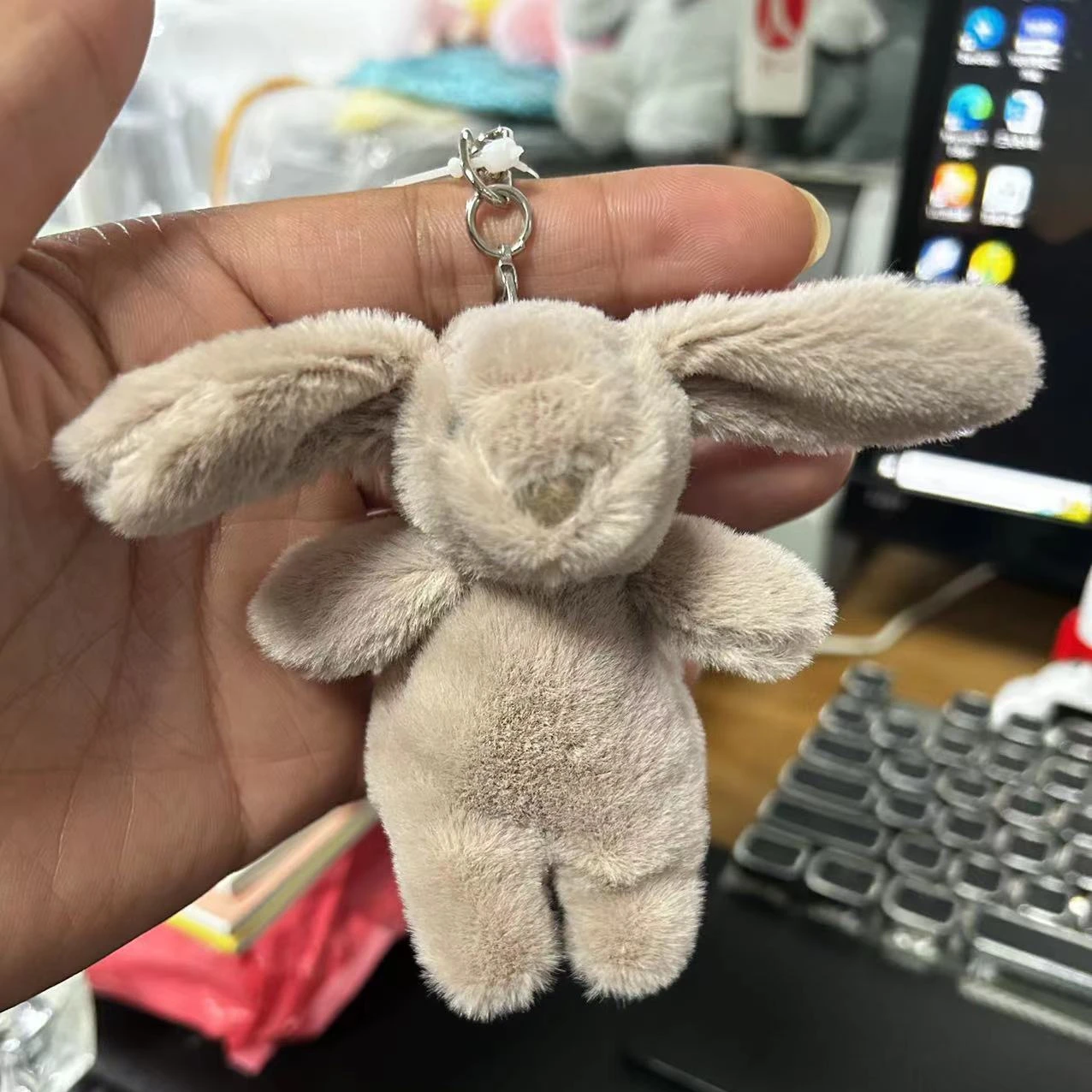 Llavero de conejo de peluche d - Phone Accessories For Your Car reseña y precio